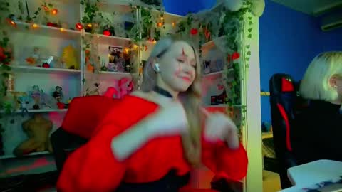 Snapshot of holy_rumi chatting on October 31, 2025, 10:49 am Rumi online show from October 31, 2025, 10:49 am