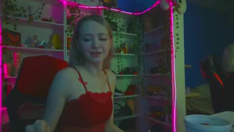 Snapshot of holy_rumi chatting on November 8, 2025, 9:31 am Rumi online show from November 8, 2025, 9:31 am