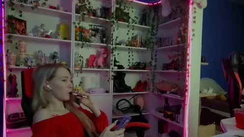 Snapshot of holy_rumi chatting on November 30, 2025, 10:08 am Rumi online show from November 30, 2025, 10:08 am