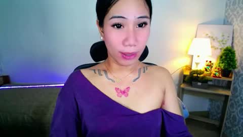 Snapshot of holy_samyx chatting on October 12, 2025, 1:37 am holy_samyx online show from October 12, 2025, 1:37 am