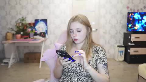 Snapshot of holydumplings chatting on November 10, 2025, 11:20 am Taiga online show from November 10, 2025, 11:20 am