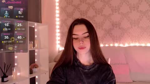 Snapshot of holymiax chatting on November 8, 2025, 3:39 am Mia online show from November 8, 2025, 3:39 am