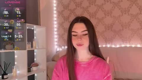 Snapshot of holymiax chatting on November 20, 2025, 3:28 am Mia online show from November 20, 2025, 3:28 am