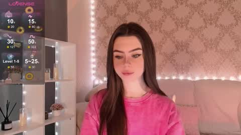 Snapshot of holymiax chatting on November 30, 2025, 3:10 am Mia online show from November 30, 2025, 3:10 am