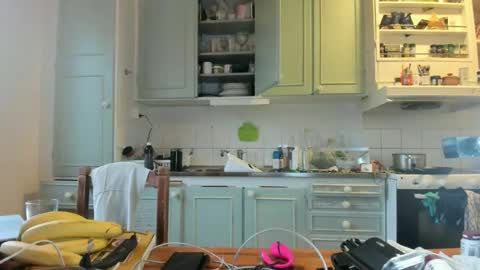 Snapshot of hombresalvatge chatting on July 17, 2026, 6:57 pm Jaig online show from July 17, 2026, 6:57 pm