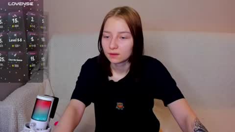 Snapshot of home_fox_ chatting on November 28, 2025, 10:45 pm Mria online show from November 28, 2025, 10:45 pm