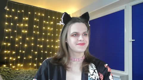 Honelints boyblonde hair AsterMIntfemboybrown hair online show from January 14, 2025, 3:36 pm