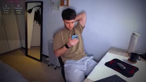 Snapshot of honestandrew chatting on February 18, 2026, 12:01 pm Andrew online show from February 18, 2026, 12:01 pm