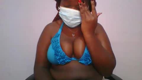 honey_beb online show from September 25, 2025, 6:06 am