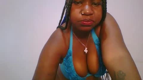 honey_beb online show from November 6, 2025, 5:19 am