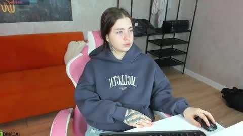 Honey online show from April 19, 2026, 3:50 am