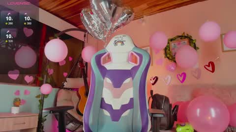 Snapshot of honey_fox01 chatting on February 19, 2025, 9:58 pm HONEY online show from February 19, 2025, 9:58 pm