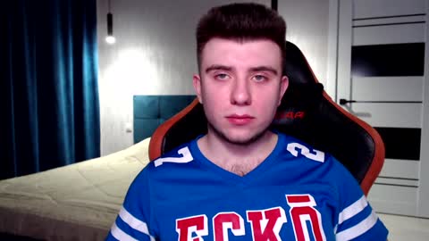 Wolfy online show from December 21, 2024, 7:27 pm