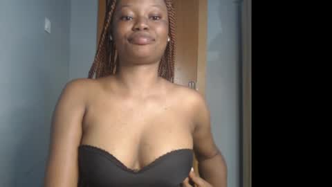 Snapshot of honey_juicydoll chatting on May 7, 2026, 6:30 am Sonia online show from May 7, 2026, 6:30 am