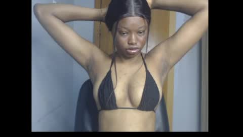 Snapshot of honey_juicydoll chatting on July 6, 2026, 7:16 am Sonia online show from July 6, 2026, 7:16 am