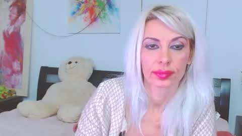 honey_lara online show from January 6, 2026, 1:20 am