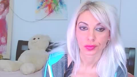 honey_lara online show from January 13, 2026, 11:10 pm