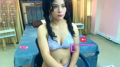 Snapshot of honey_love__ chatting on September 12, 2025, 2:17 pm Honey Love online show from September 12, 2025, 2:17 pm