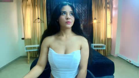 Snapshot of honey_love__ chatting on September 17, 2025, 2:08 pm Honey Love online show from September 17, 2025, 2:08 pm