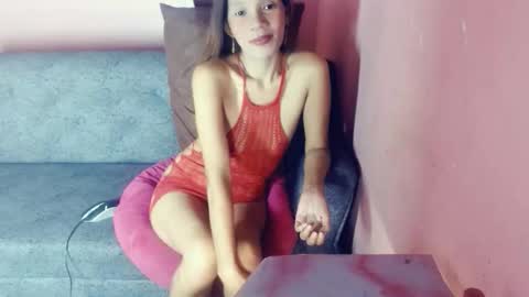 honey_mollyxx online show from October 13, 2025, 2:11 am