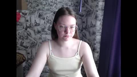 Lina online show from September 23, 2025, 8:28 am