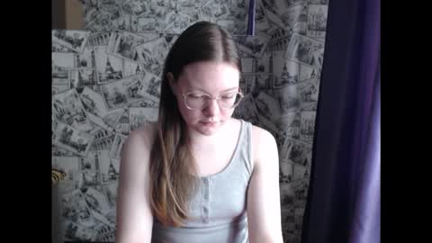 Lina online show from October 8, 2025, 8:56 am