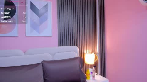 Snapshot of honey_sofii_ chatting on October 22, 2025, 11:21 am honey_sofii_ online show from October 22, 2025, 11:21 am