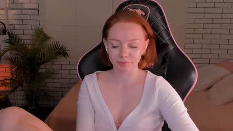 honeyautumn online show from December 18, 2024, 1:48 am