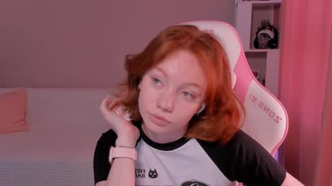 honeyautumn online show from February 6, 2025, 6:29 am