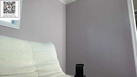 belle brunette online show from January 5, 2026, 5:27 pm