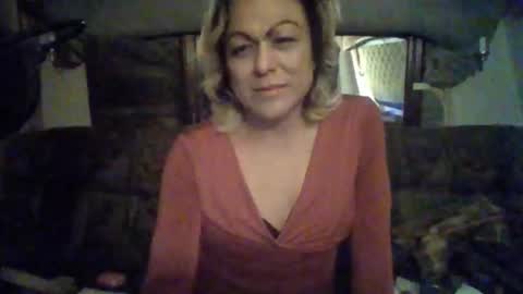 honeybfly99 online show from February 15, 2025, 12:11 pm