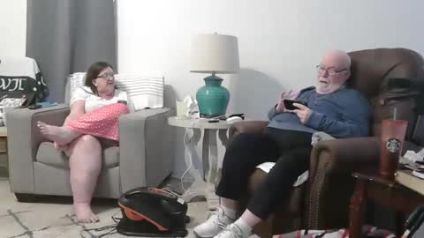 Snapshot of honeybuns344636 chatting on December 29, 2024, 7:22 pm Honey online show from December 29, 2024, 7:22 pm