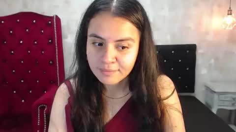 Snapshot of honeybuu_ chatting on April 29, 2026, 2:21 pm Emily online show from April 29, 2026, 2:21 pm