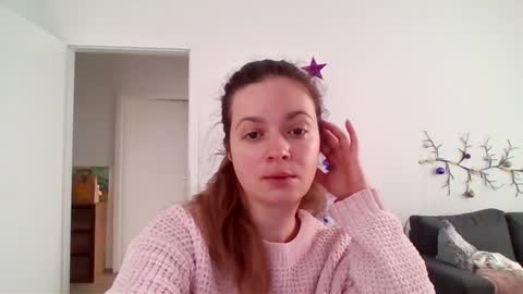 HoneyCarrol online show from December 17, 2024, 3:17 pm