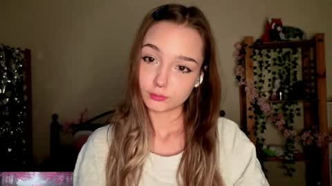 Masha online show from May 19, 2026, 1:39 pm