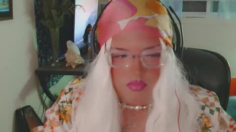 honeylavender777 online show from December 14, 2025, 11:26 am