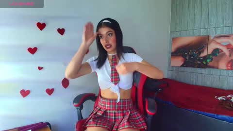 HONEY LUXE online show from March 8, 2026, 4:27 am