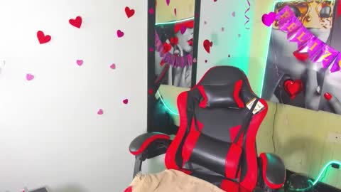 HONEY LUXE online show from March 11, 2026, 4:18 am