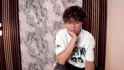 honeymoon_sariel online show from June 25, 2026, 1:15 pm