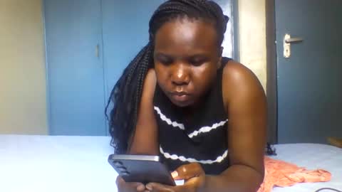 Honeymuny online show from December 18, 2025, 9:04 am