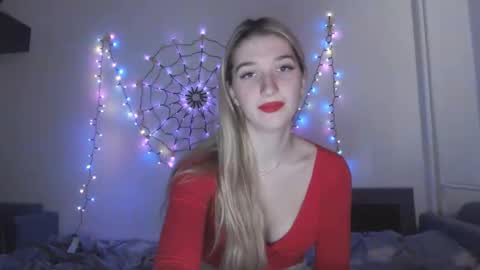 honeyveil online show from November 14, 2025, 12:37 pm