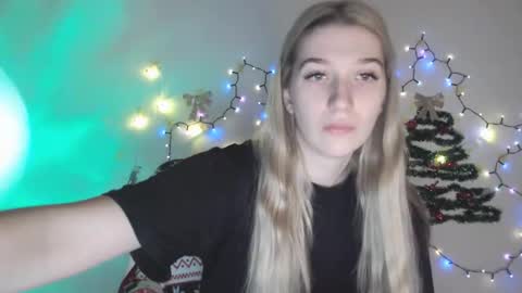 honeyveil online show from December 21, 2025, 10:11 am