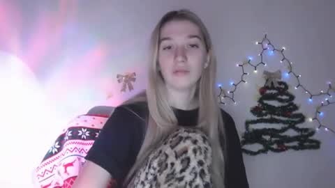 honeyveil online show from January 6, 2026, 1:04 pm