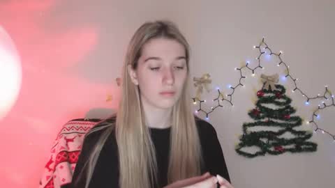 honeyveil online show from January 9, 2026, 11:24 am