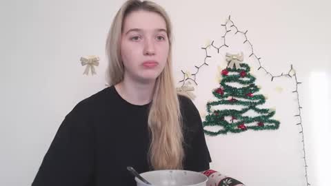 honeyveil online show from January 19, 2026, 1:04 pm