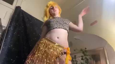 Emi Rose online show from April 21, 2026, 1:29 am