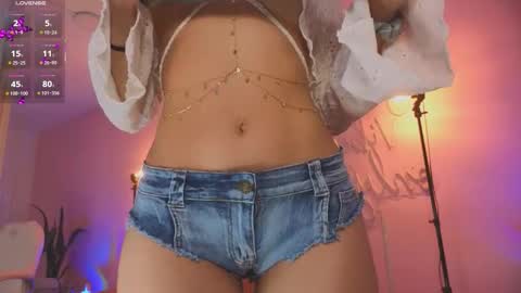 Snapshot of honeyymoonn_ chatting on October 16, 2025, 7:48 pm Honey Moon Help me to reach 100 thumbs up online show from October 16, 2025, 7:48 pm