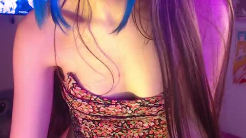 Snapshot of honeyypeaach chatting on December 3, 2024, 1:52 am    online show from December 3, 2024, 1:52 am