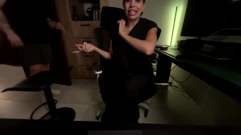 HonnyHotBunnies online show from March 4, 2026, 6:41 am