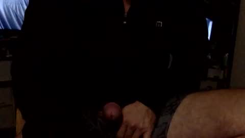 Snapshot of hoodiesahdgoodies chatting on December 17, 2025, 11:27 am D online show from December 17, 2025, 11:27 am